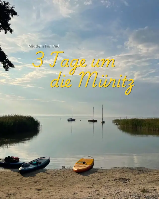 #fahrradfreitag – jeden Freitag eine neue Radtour 🚲

Heute: Müritz
🏞 ca. 100 km
🧭 gemütliche 3 Tage

Heute geht es mal raus aus Berlin! 🚲🌊 Die Müritz ist ein tolles Ziel für alle, die Wasser, Natur und lange Radtouren lieben.

Rund um Deutschlands größten Binnensee erwarten Dich Wälder, kleine Orte, Badestellen und natürlich immer wieder fantastische Ausblicke aufs Wasser 🌳💙 Es ist grandios und auch gut mit Kindern machbar. Der nächste Eisladen ist meist nicht weit 😍🍦

Ein bisschen mehr Anreise, aber dafür jede Menge Urlaubsgefühl. Wer braucht schon eine Fernreise, wenn Mecklenburg-Vorpommern so nah ist? 😉 Und auch jetzt im September noch gut zu beradeln. In meinem Blog-Post findet ihr auch die Campingplätze, die wir gewählt haben, und allerhand Tipps.

MÜRITZ | MÜRITZRADWEG | RADTOUR | RADREISE | BIKEPAKING | MECKLENBURG-VORPOMMERN | FAHRRADTOUR